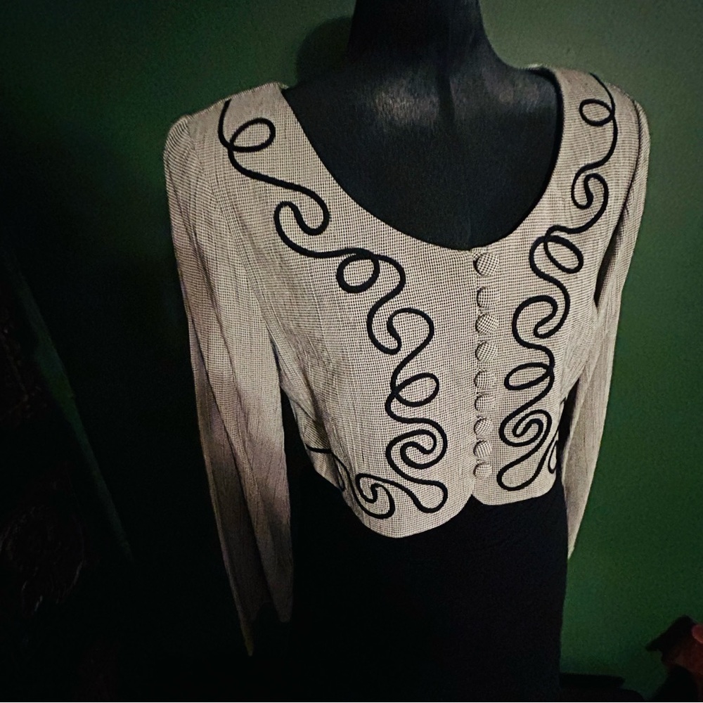 Vintage 1990s Beige + Black Ribbon Appliqué Bolero Jacket w/Buttons sz 8 Petite - Picture 2 of 12